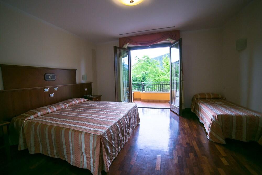 Le Grotte Hotel 4*